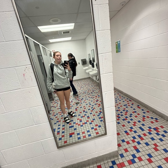 Meet your Posher, Cecilia - Picture 1 of 1